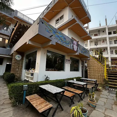 12 Monks Rishikesh Hostel-2
